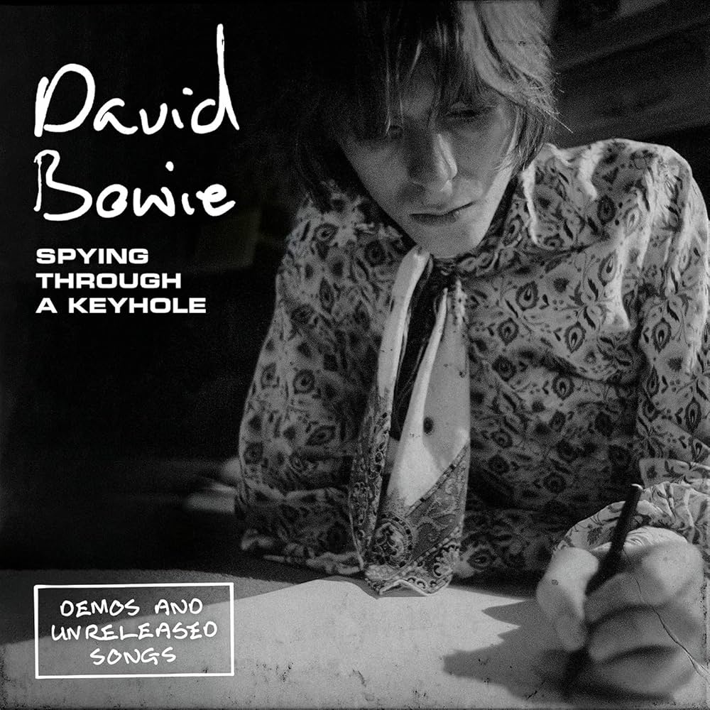 デヴィッド・ボウイ『スパイイング・スルー・ア・キーホール』レコード 81gVSRG2+4L._UF1000,1000_QL80_.jpg